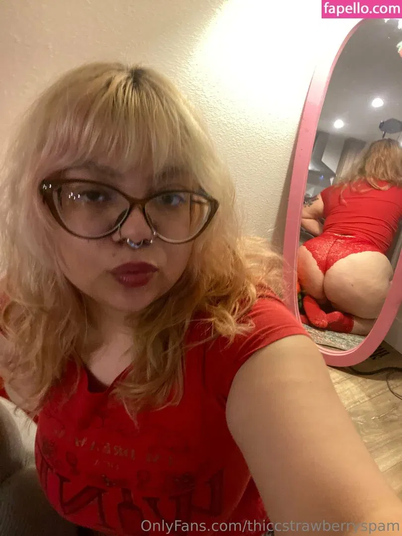 thiccstrawberryspam Onlyfans Photo Gallery 