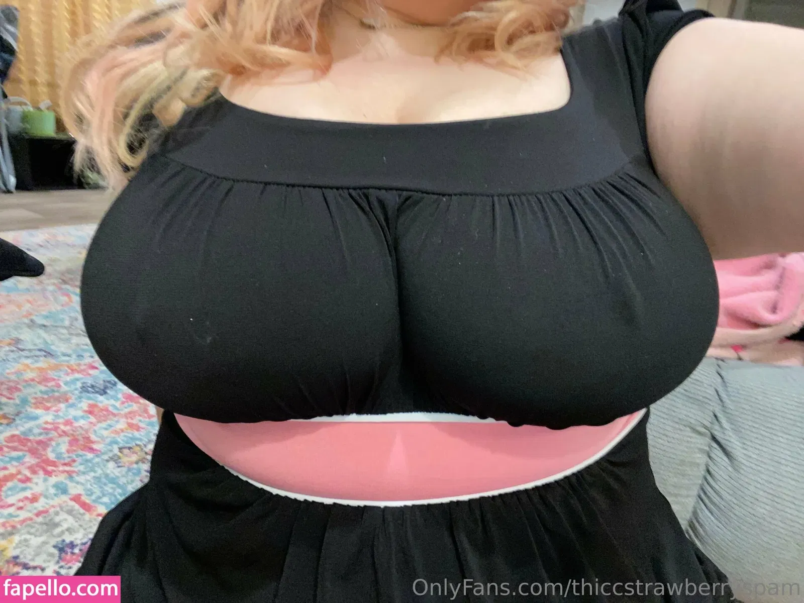 thiccstrawberryspam Onlyfans Photo Gallery 