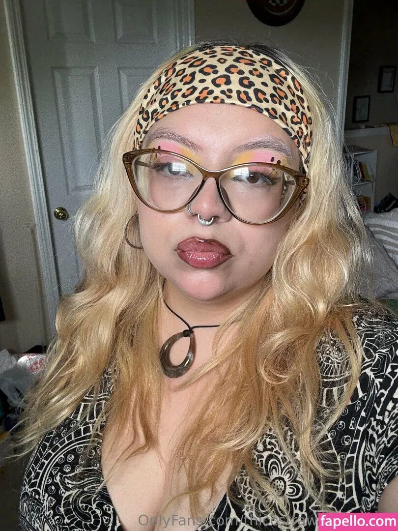 thiccstrawberryspam Onlyfans Photo Gallery 