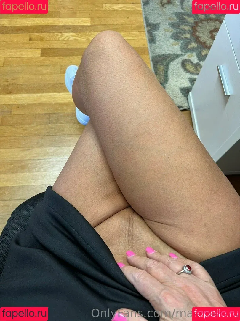 Bailey Buttner / Karen Buttner / Karen Pennington / Karensgalaxy / Martiangirl / Martiangirl1 / karen.buttner Onlyfans Photo Gallery 