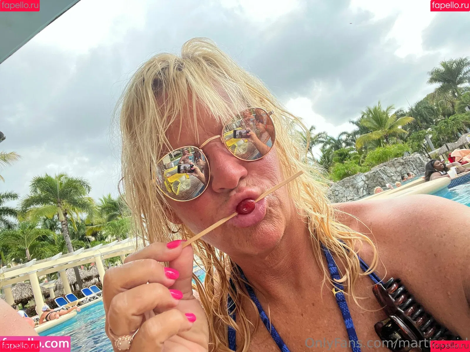 Bailey Buttner / Karen Buttner / Karen Pennington / Karensgalaxy / Martiangirl / Martiangirl1 / karen.buttner Onlyfans Photo Gallery 