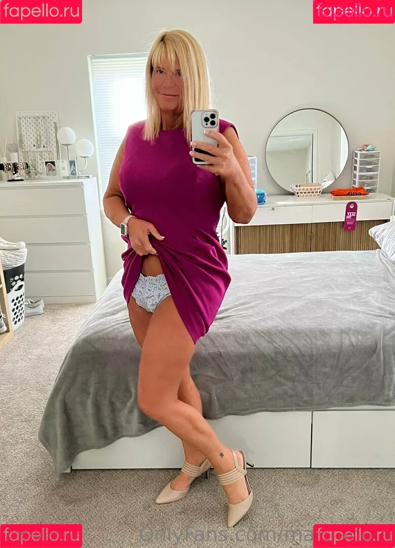 Bailey Buttner / Karen Buttner / Karen Pennington / Karensgalaxy / Martiangirl / Martiangirl1 / karen.buttner Onlyfans Photo Gallery 