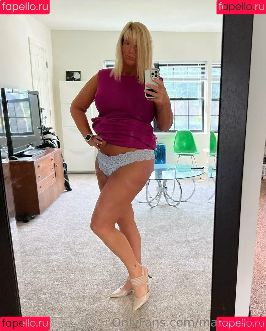 Bailey Buttner / Karen Buttner / Karen Pennington / Karensgalaxy / Martiangirl / Martiangirl1 / karen.buttner Onlyfans Photo Gallery 