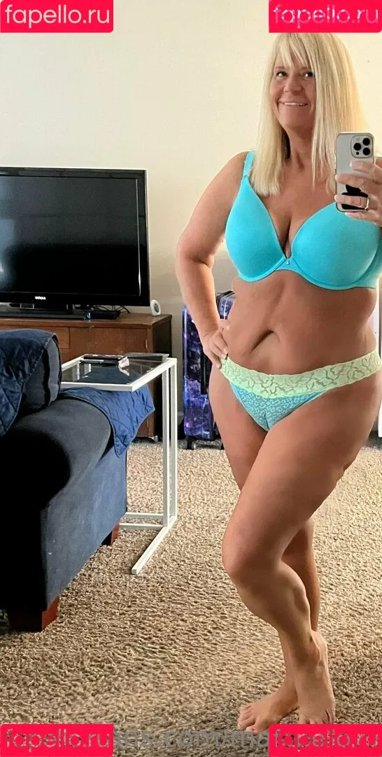 Bailey Buttner / Karen Buttner / Karen Pennington / Karensgalaxy / Martiangirl / Martiangirl1 / karen.buttner Onlyfans Photo Gallery 
