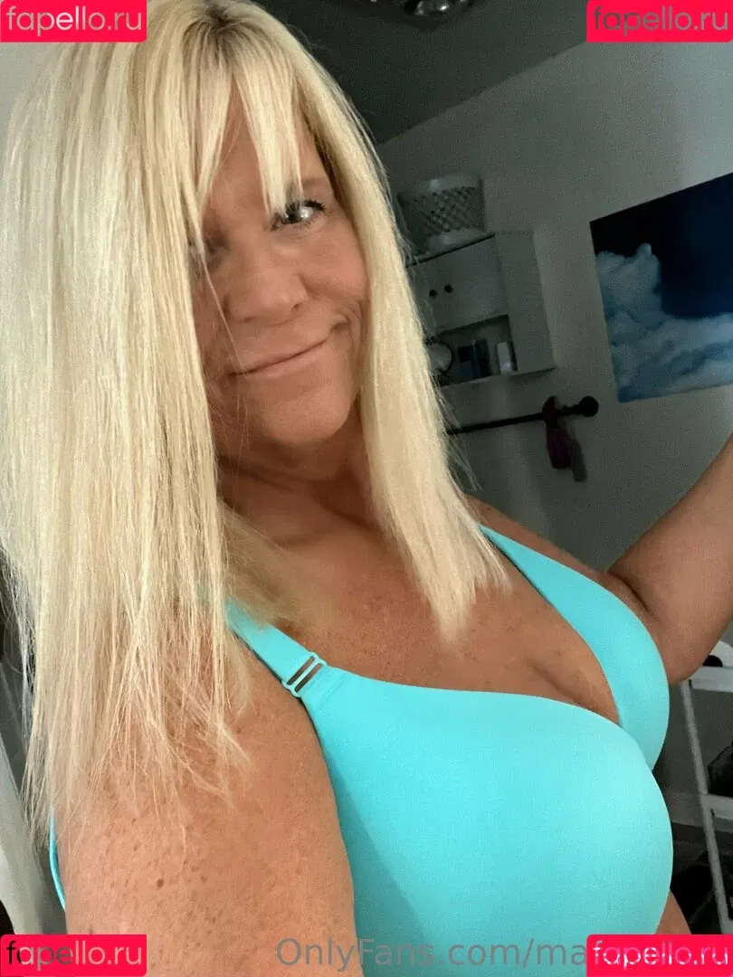 Bailey Buttner / Karen Buttner / Karen Pennington / Karensgalaxy / Martiangirl / Martiangirl1 / karen.buttner Onlyfans Photo Gallery 