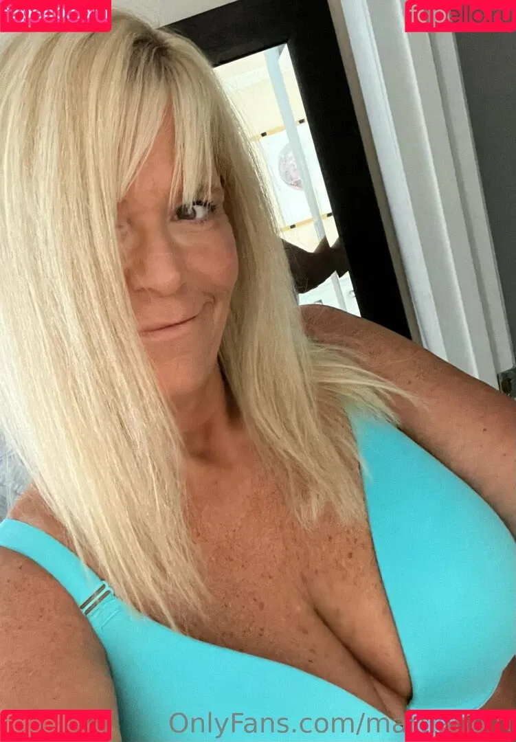 Bailey Buttner / Karen Buttner / Karen Pennington / Karensgalaxy / Martiangirl / Martiangirl1 / karen.buttner Onlyfans Photo Gallery 