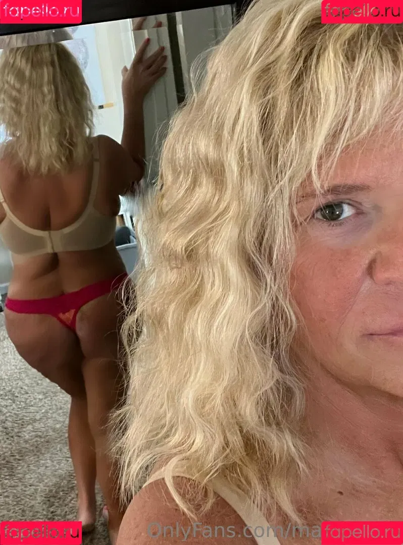 Bailey Buttner / Karen Buttner / Karen Pennington / Karensgalaxy / Martiangirl / Martiangirl1 / karen.buttner Onlyfans Photo Gallery 