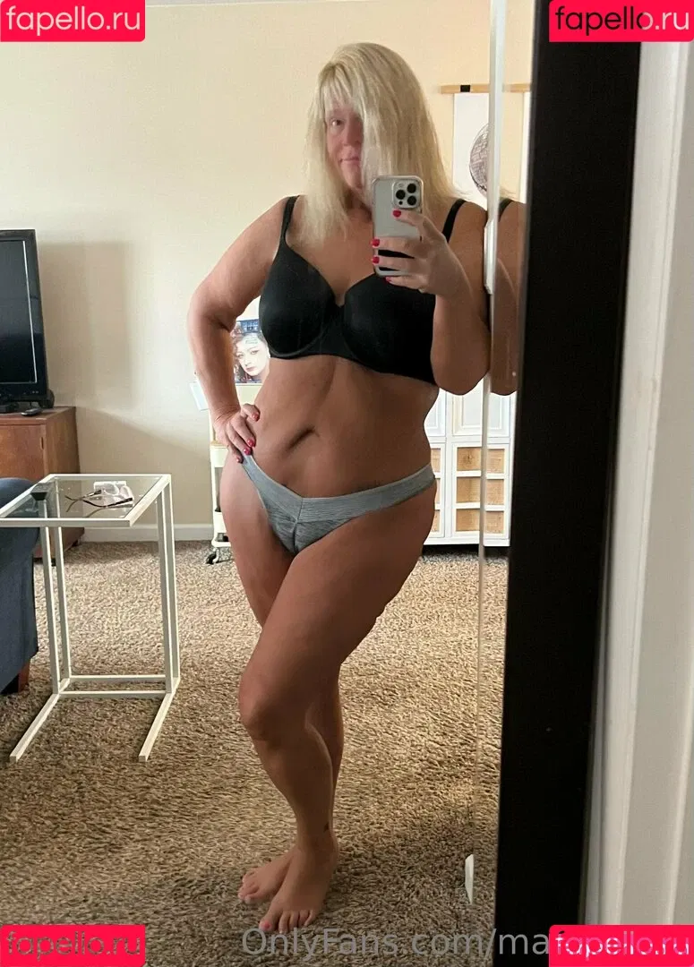 Bailey Buttner / Karen Buttner / Karen Pennington / Karensgalaxy / Martiangirl / Martiangirl1 / karen.buttner Onlyfans Photo Gallery 