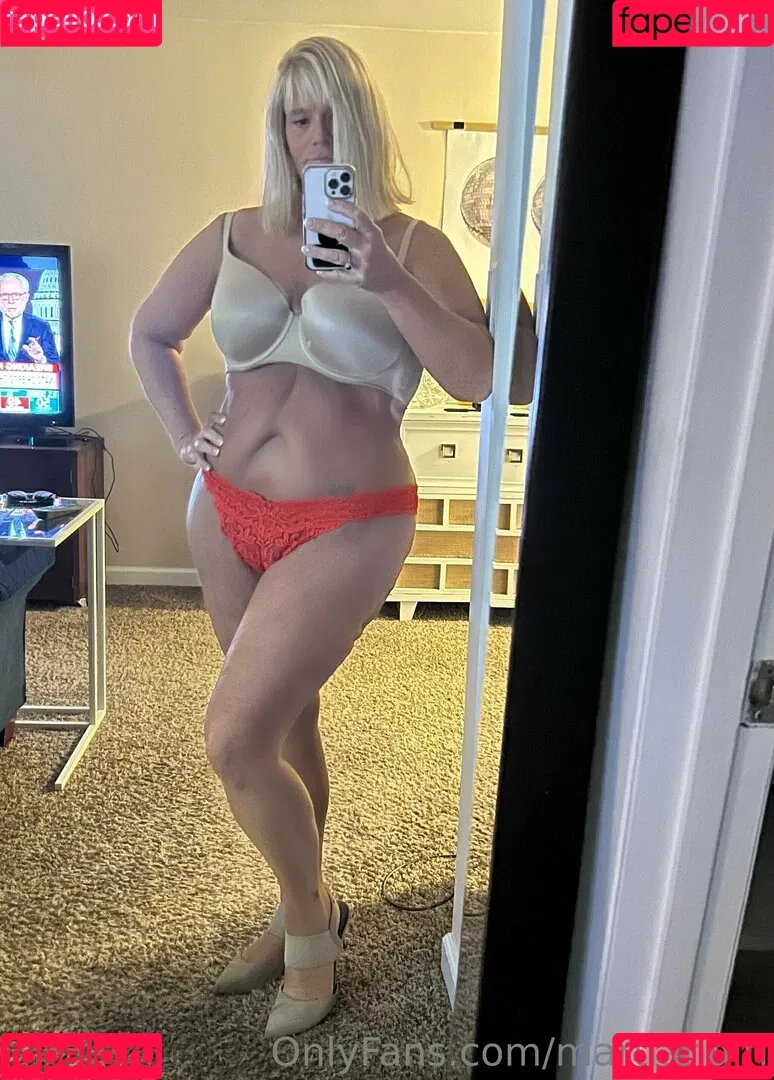 Bailey Buttner / Karen Buttner / Karen Pennington / Karensgalaxy / Martiangirl / Martiangirl1 / karen.buttner Onlyfans Photo Gallery 