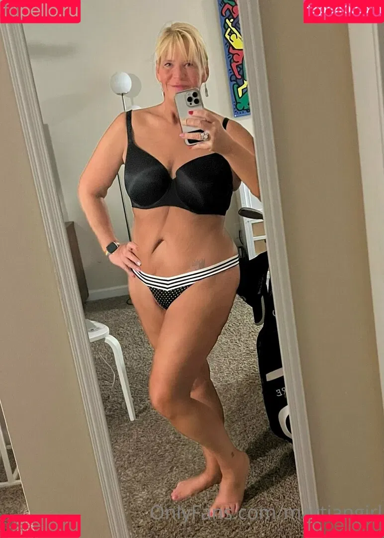 Bailey Buttner / Karen Buttner / Karen Pennington / Karensgalaxy / Martiangirl / Martiangirl1 / karen.buttner Onlyfans Photo Gallery 