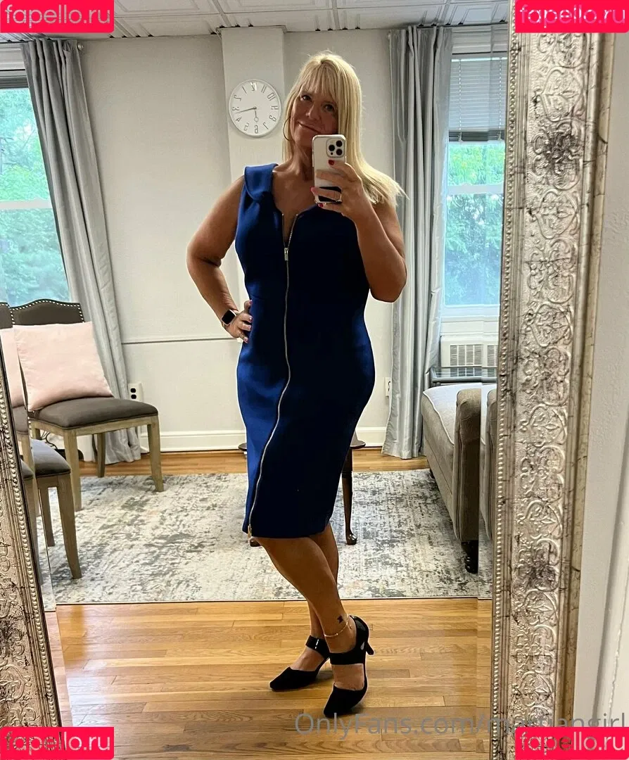 Bailey Buttner / Karen Buttner / Karen Pennington / Karensgalaxy / Martiangirl / Martiangirl1 / karen.buttner Onlyfans Photo Gallery 