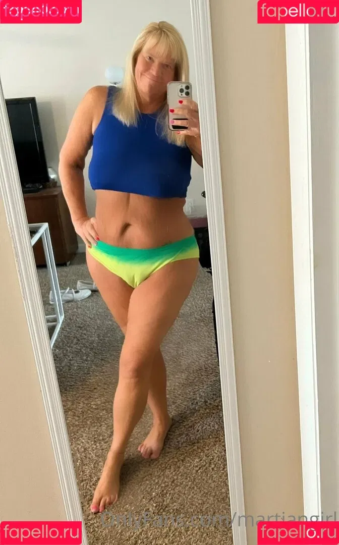 Bailey Buttner / Karen Buttner / Karen Pennington / Karensgalaxy / Martiangirl / Martiangirl1 / karen.buttner Onlyfans Photo Gallery 