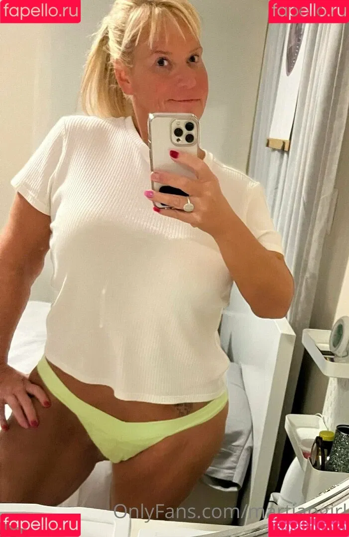 Bailey Buttner / Karen Buttner / Karen Pennington / Karensgalaxy / Martiangirl / Martiangirl1 / karen.buttner Onlyfans Photo Gallery 