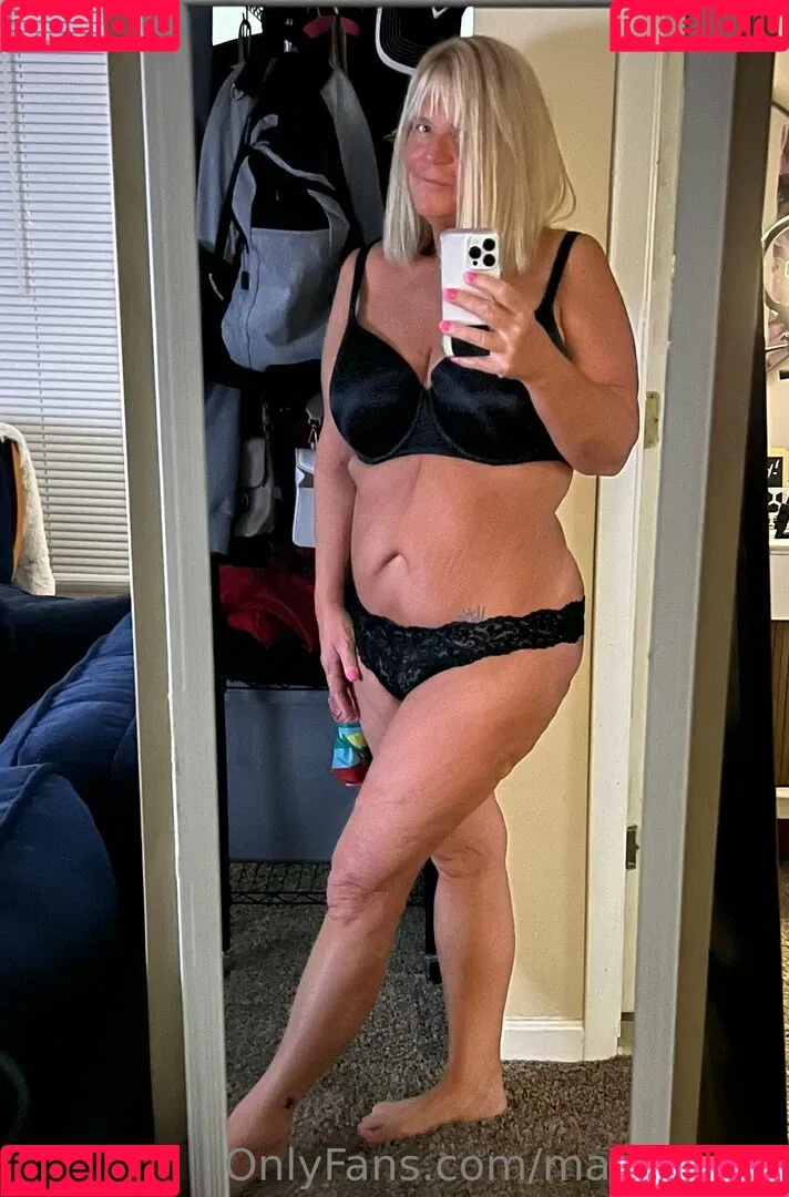 Bailey Buttner / Karen Buttner / Karen Pennington / Karensgalaxy / Martiangirl / Martiangirl1 / karen.buttner Onlyfans Photo Gallery 