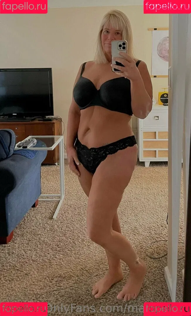 Bailey Buttner / Karen Buttner / Karen Pennington / Karensgalaxy / Martiangirl / Martiangirl1 / karen.buttner Onlyfans Photo Gallery 