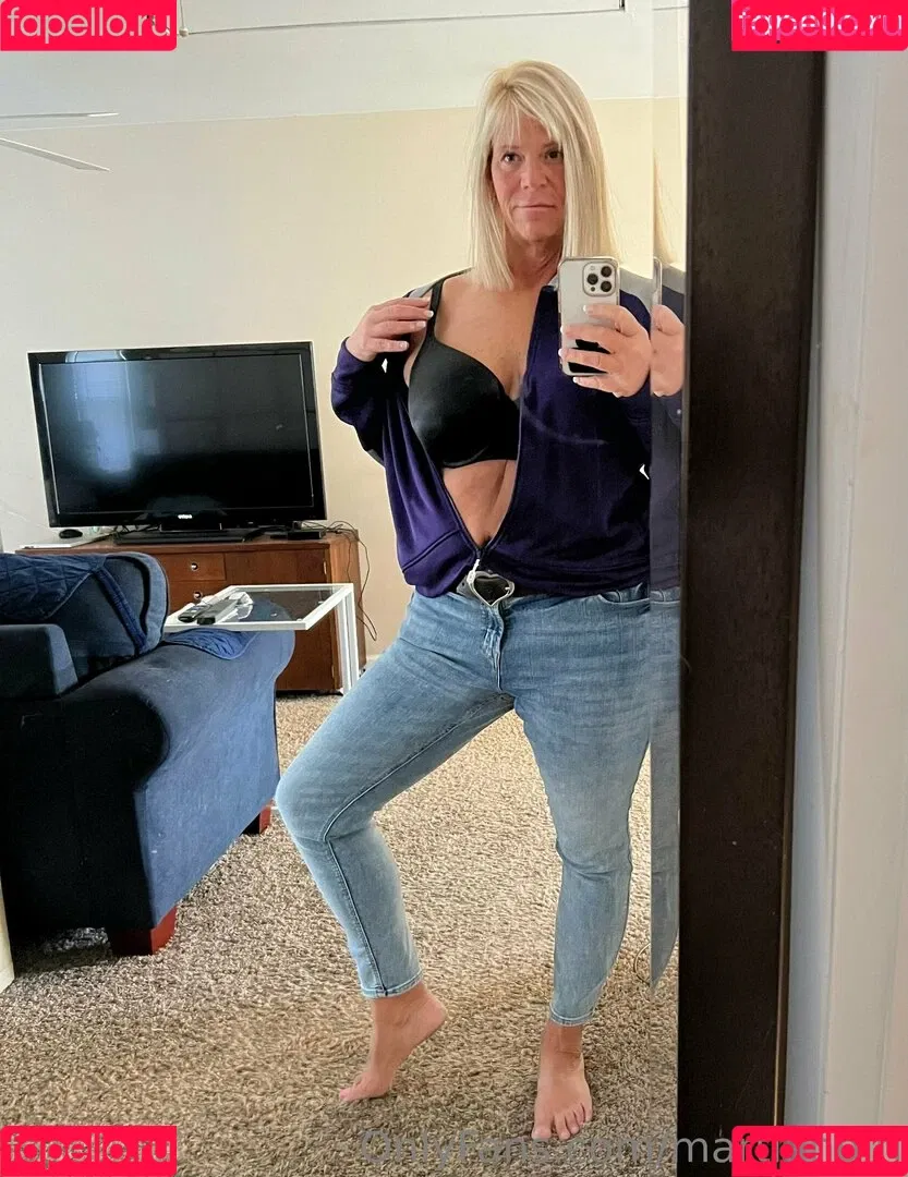 Bailey Buttner / Karen Buttner / Karen Pennington / Karensgalaxy / Martiangirl / Martiangirl1 / karen.buttner Onlyfans Photo Gallery 