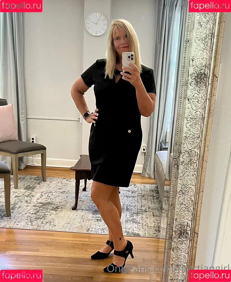 Bailey Buttner / Karen Buttner / Karen Pennington / Karensgalaxy / Martiangirl / Martiangirl1 / karen.buttner Onlyfans Photo Gallery 