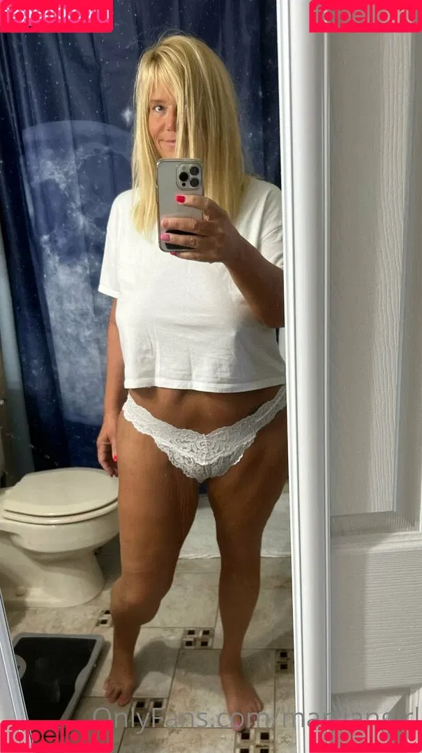Bailey Buttner / Karen Buttner / Karen Pennington / Karensgalaxy / Martiangirl / Martiangirl1 / karen.buttner Onlyfans Photo Gallery 
