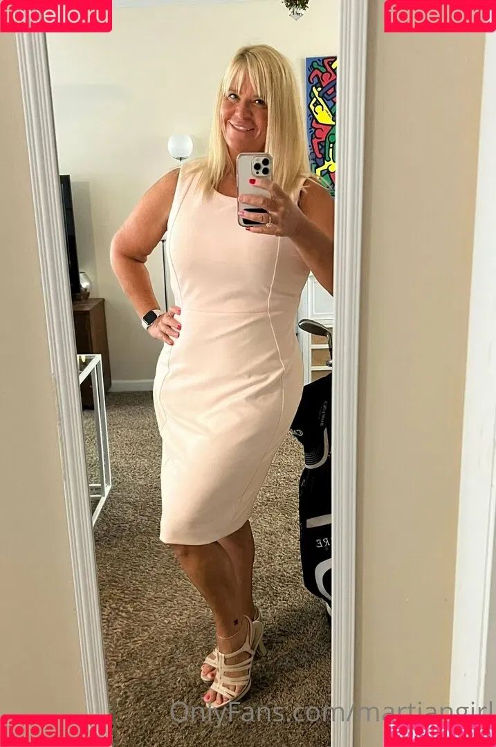 Bailey Buttner / Karen Buttner / Karen Pennington / Karensgalaxy / Martiangirl / Martiangirl1 / karen.buttner Onlyfans Photo Gallery 