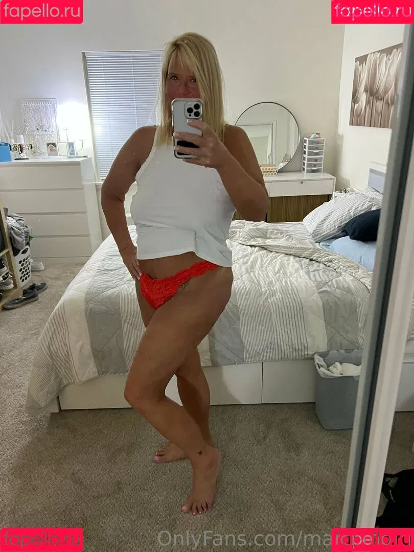 Bailey Buttner / Karen Buttner / Karen Pennington / Karensgalaxy / Martiangirl / Martiangirl1 / karen.buttner Onlyfans Photo Gallery 