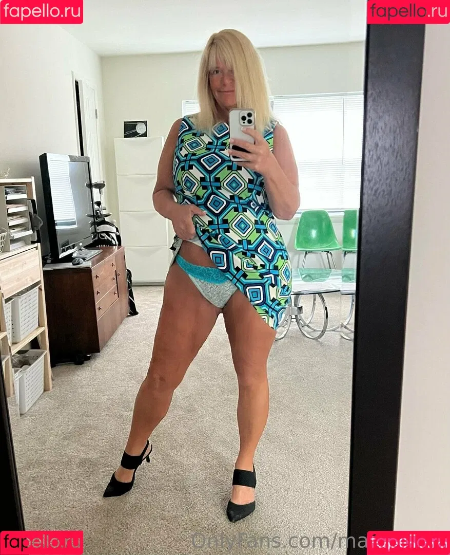 Bailey Buttner / Karen Buttner / Karen Pennington / Karensgalaxy / Martiangirl / Martiangirl1 / karen.buttner Onlyfans Photo Gallery 