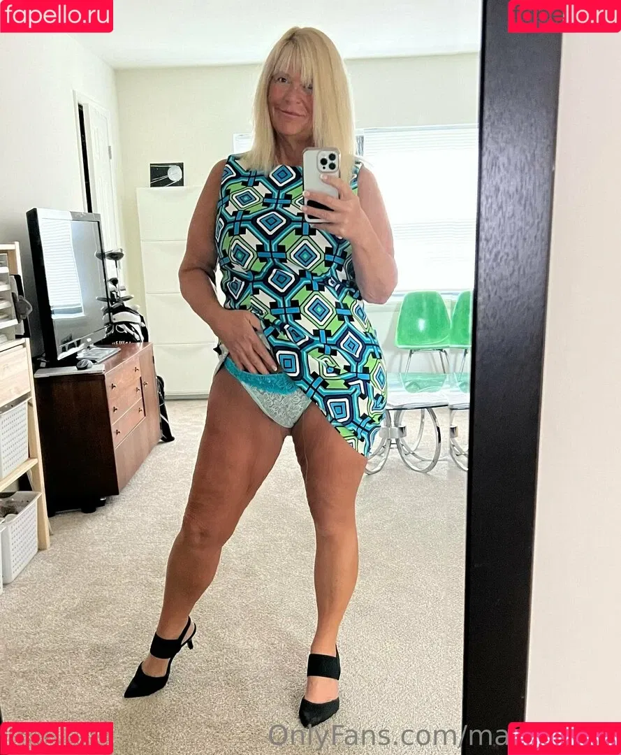 Bailey Buttner / Karen Buttner / Karen Pennington / Karensgalaxy / Martiangirl / Martiangirl1 / karen.buttner Onlyfans Photo Gallery 