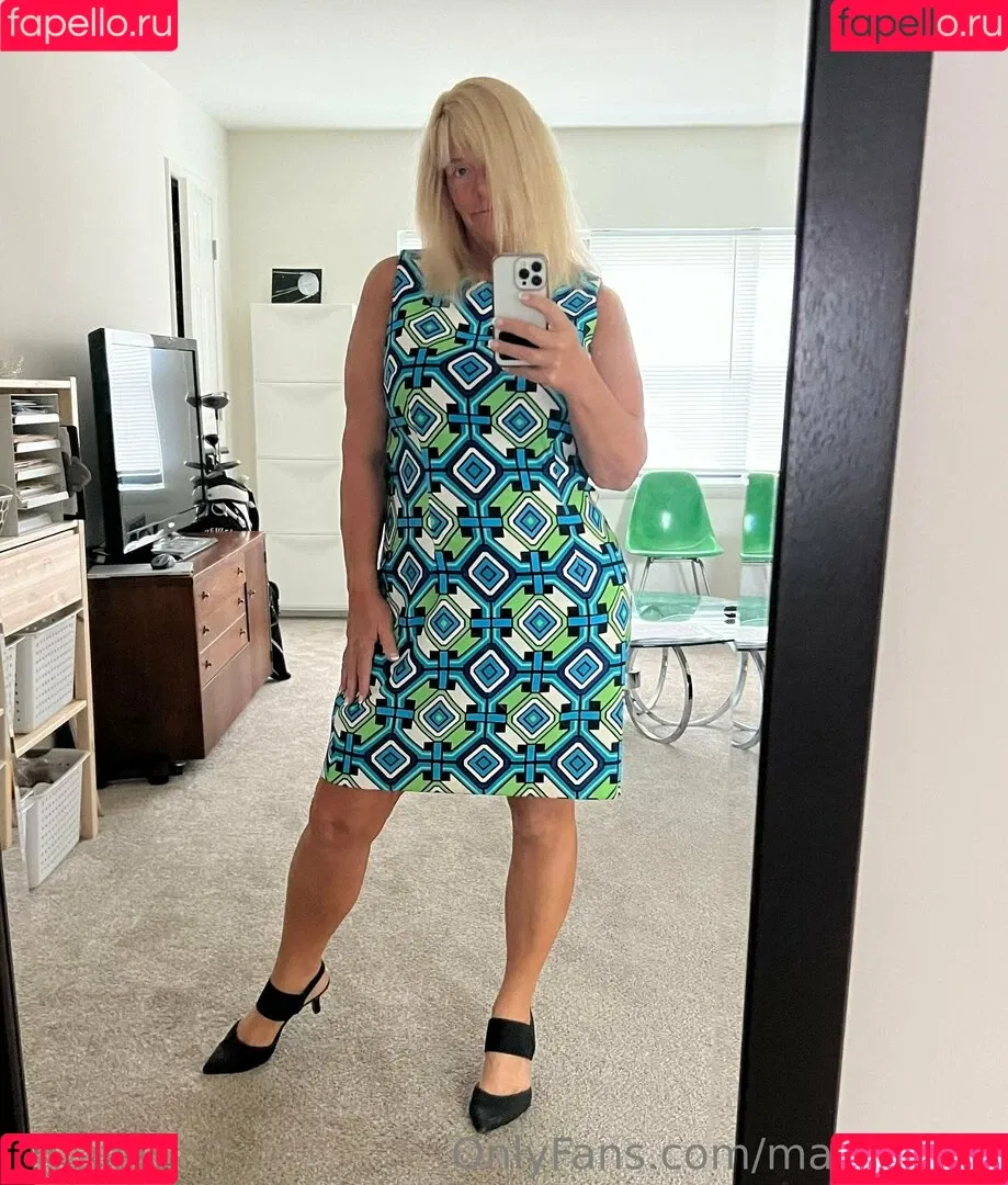 Bailey Buttner / Karen Buttner / Karen Pennington / Karensgalaxy / Martiangirl / Martiangirl1 / karen.buttner Onlyfans Photo Gallery 