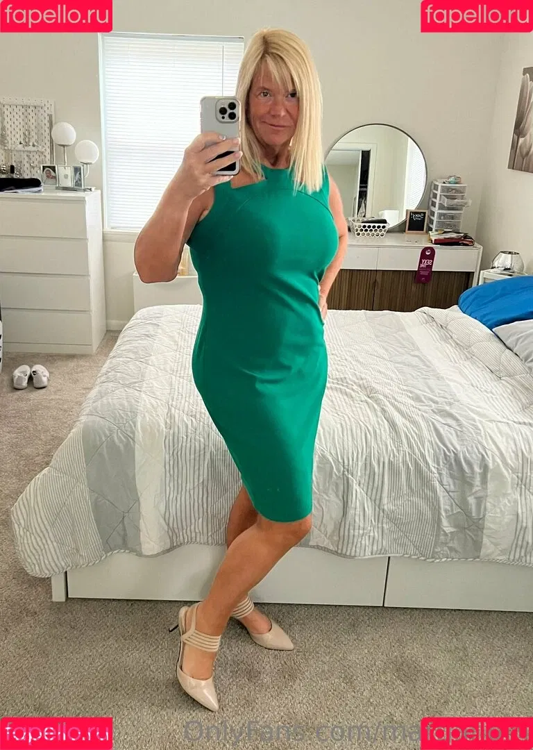 Bailey Buttner / Karen Buttner / Karen Pennington / Karensgalaxy / Martiangirl / Martiangirl1 / karen.buttner Onlyfans Photo Gallery 