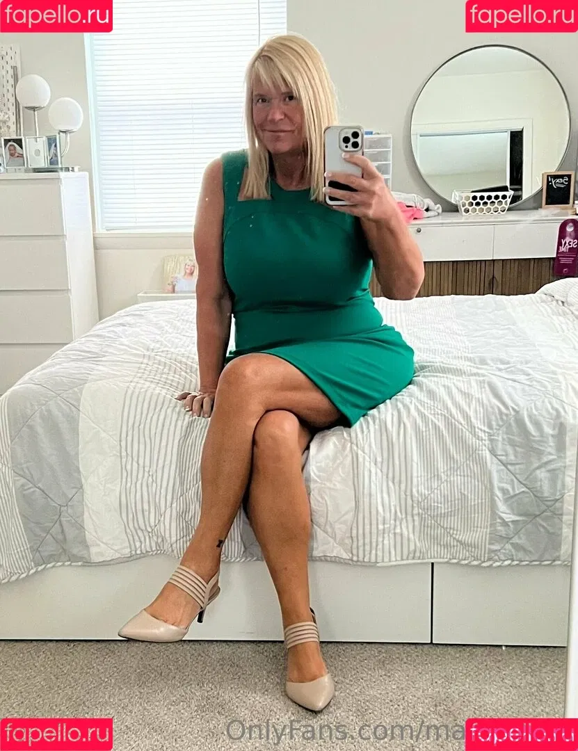 Bailey Buttner / Karen Buttner / Karen Pennington / Karensgalaxy / Martiangirl / Martiangirl1 / karen.buttner Onlyfans Photo Gallery 