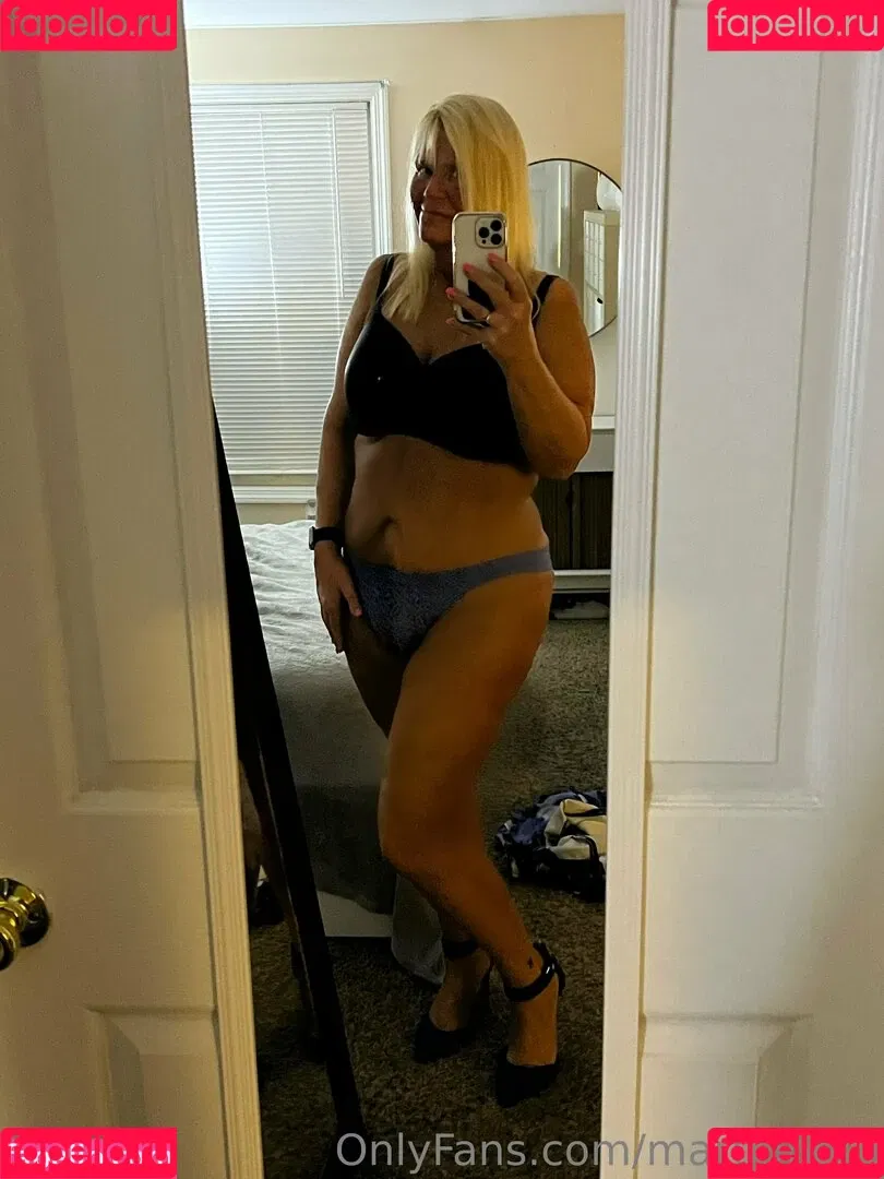 Bailey Buttner / Karen Buttner / Karen Pennington / Karensgalaxy / Martiangirl / Martiangirl1 / karen.buttner Onlyfans Photo Gallery 