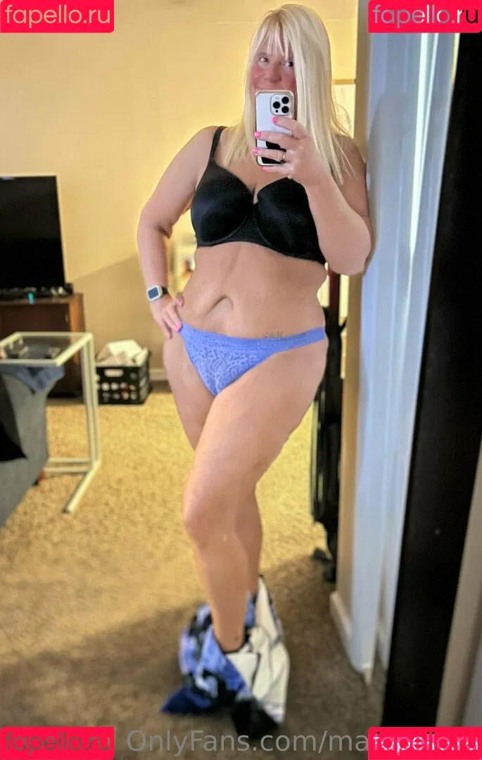 Bailey Buttner / Karen Buttner / Karen Pennington / Karensgalaxy / Martiangirl / Martiangirl1 / karen.buttner Onlyfans Photo Gallery 