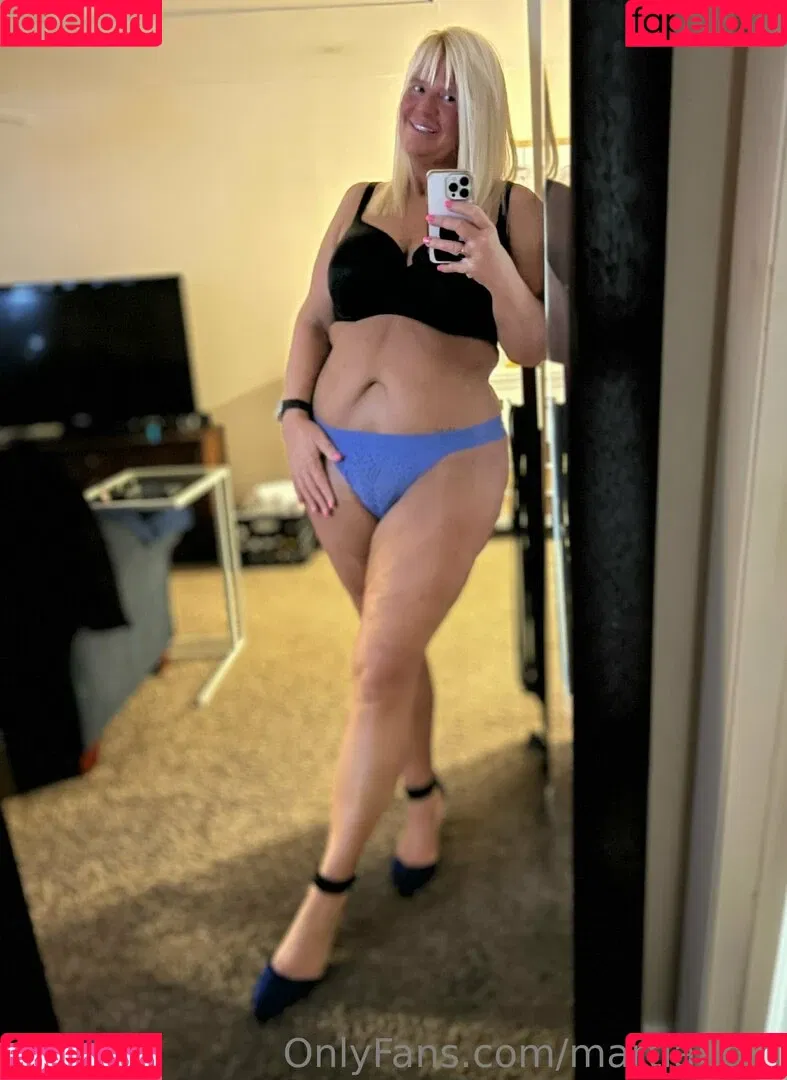 Bailey Buttner / Karen Buttner / Karen Pennington / Karensgalaxy / Martiangirl / Martiangirl1 / karen.buttner Onlyfans Photo Gallery 