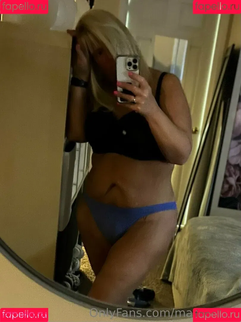 Bailey Buttner / Karen Buttner / Karen Pennington / Karensgalaxy / Martiangirl / Martiangirl1 / karen.buttner Onlyfans Photo Gallery 