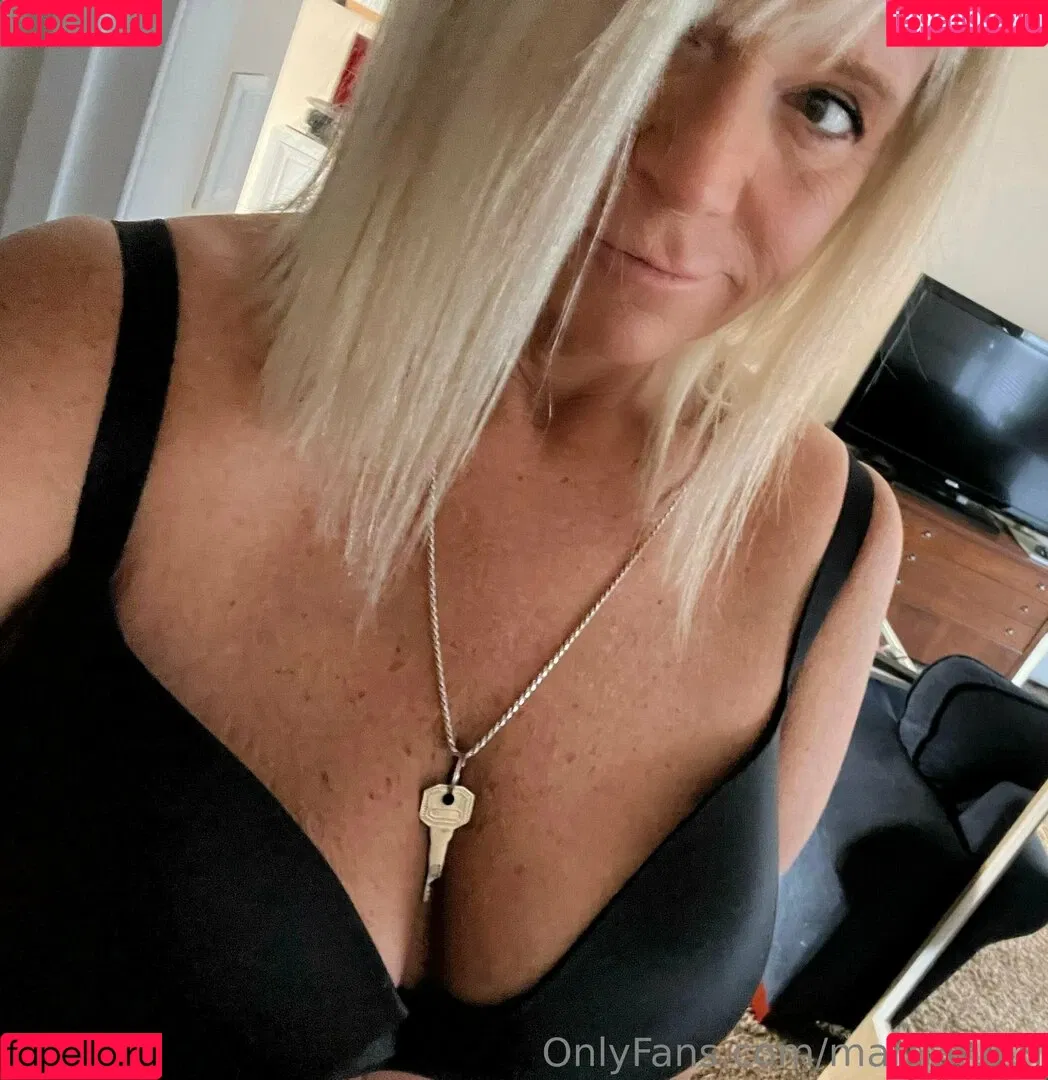 Bailey Buttner / Karen Buttner / Karen Pennington / Karensgalaxy / Martiangirl / Martiangirl1 / karen.buttner Onlyfans Photo Gallery 
