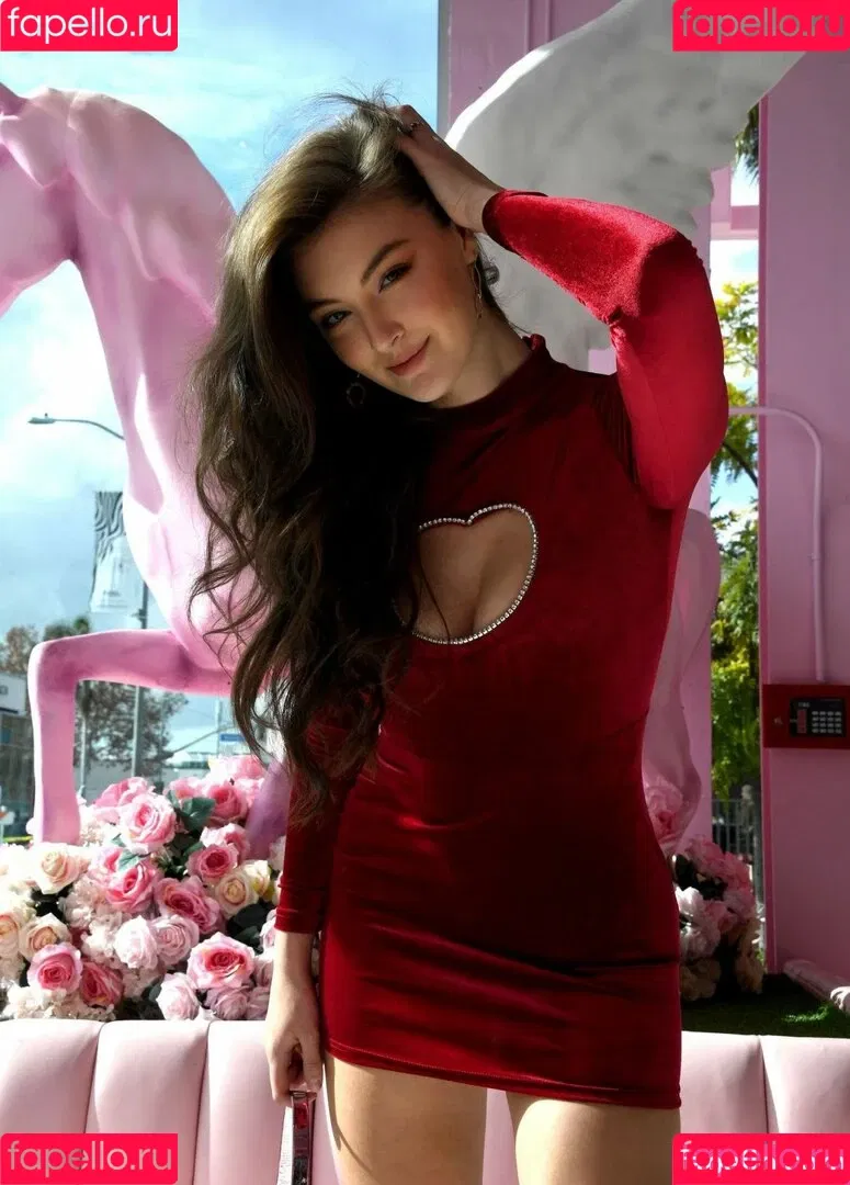 Beautyandbrainswithatwist / Rachel Michelle / rachellemichelle Onlyfans Photo Gallery 