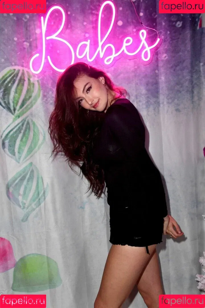 Beautyandbrainswithatwist / Rachel Michelle / rachellemichelle Onlyfans Photo Gallery 