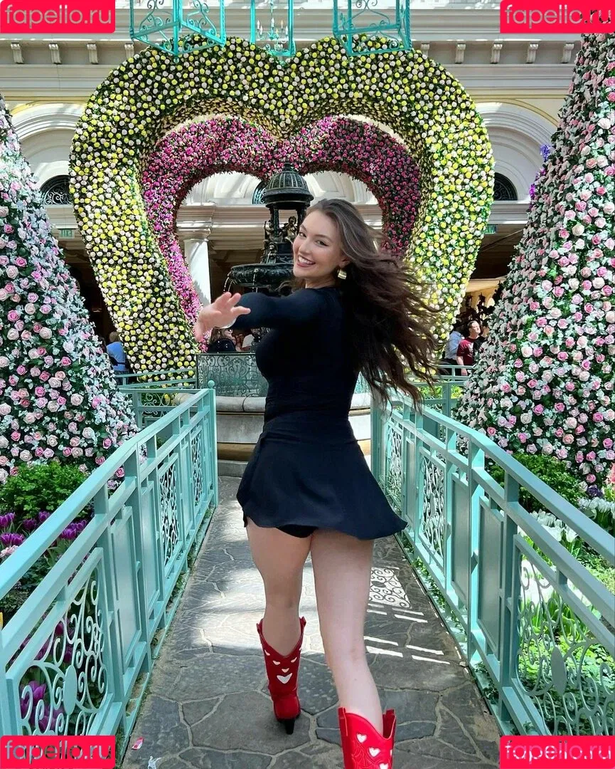 Beautyandbrainswithatwist / Rachel Michelle / rachellemichelle Onlyfans Photo Gallery 