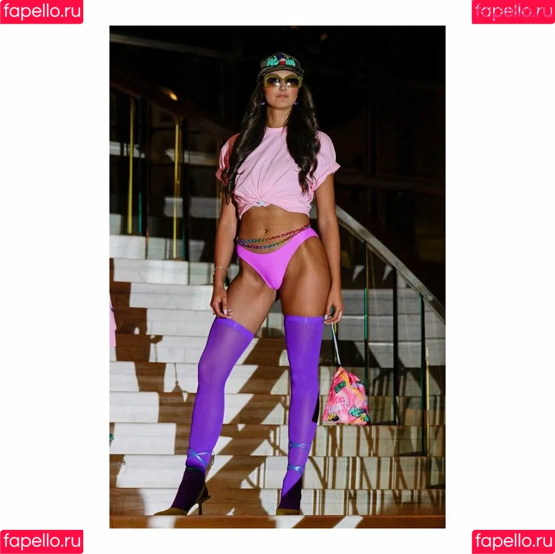 Beautyandbrainswithatwist / Rachel Michelle / rachellemichelle Onlyfans Photo Gallery 