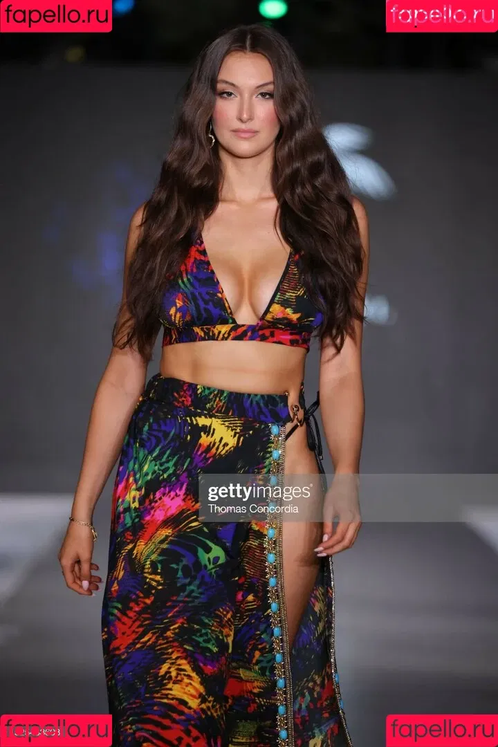 Beautyandbrainswithatwist / Rachel Michelle / rachellemichelle Onlyfans Photo Gallery 