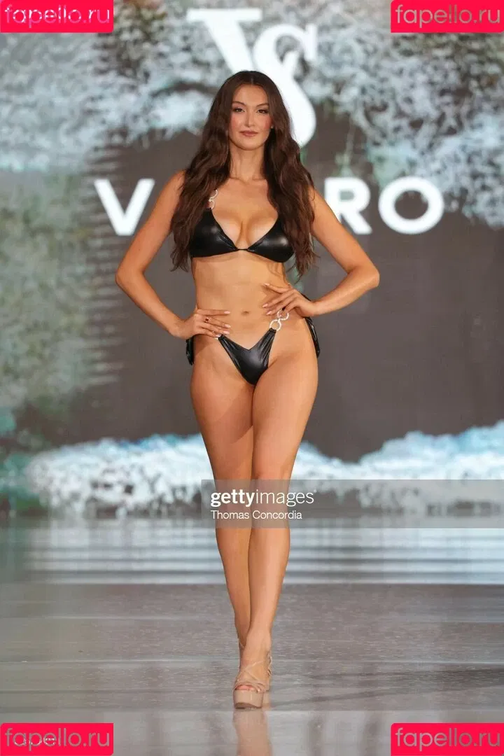 Beautyandbrainswithatwist / Rachel Michelle / rachellemichelle Onlyfans Photo Gallery 