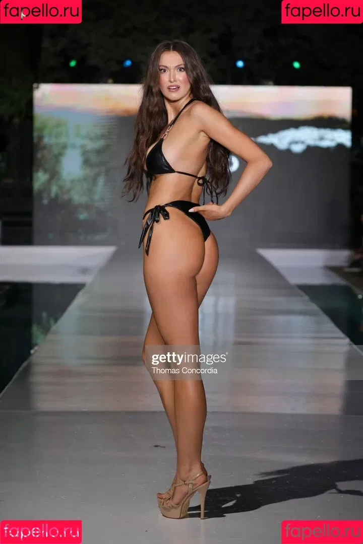 Beautyandbrainswithatwist / Rachel Michelle / rachellemichelle Onlyfans Photo Gallery 