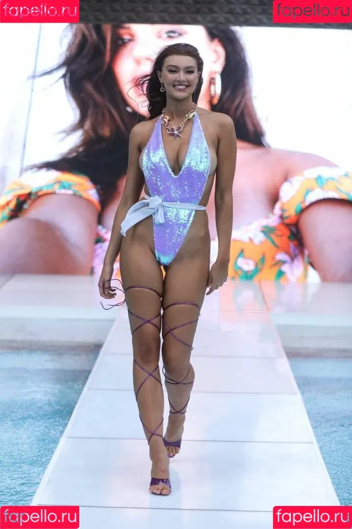 Beautyandbrainswithatwist / Rachel Michelle / rachellemichelle Onlyfans Photo Gallery 