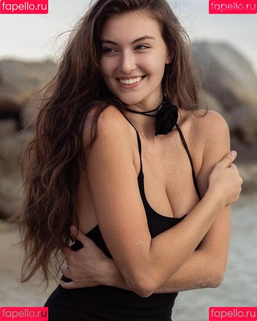 Beautyandbrainswithatwist / Rachel Michelle / rachellemichelle Onlyfans Photo Gallery 