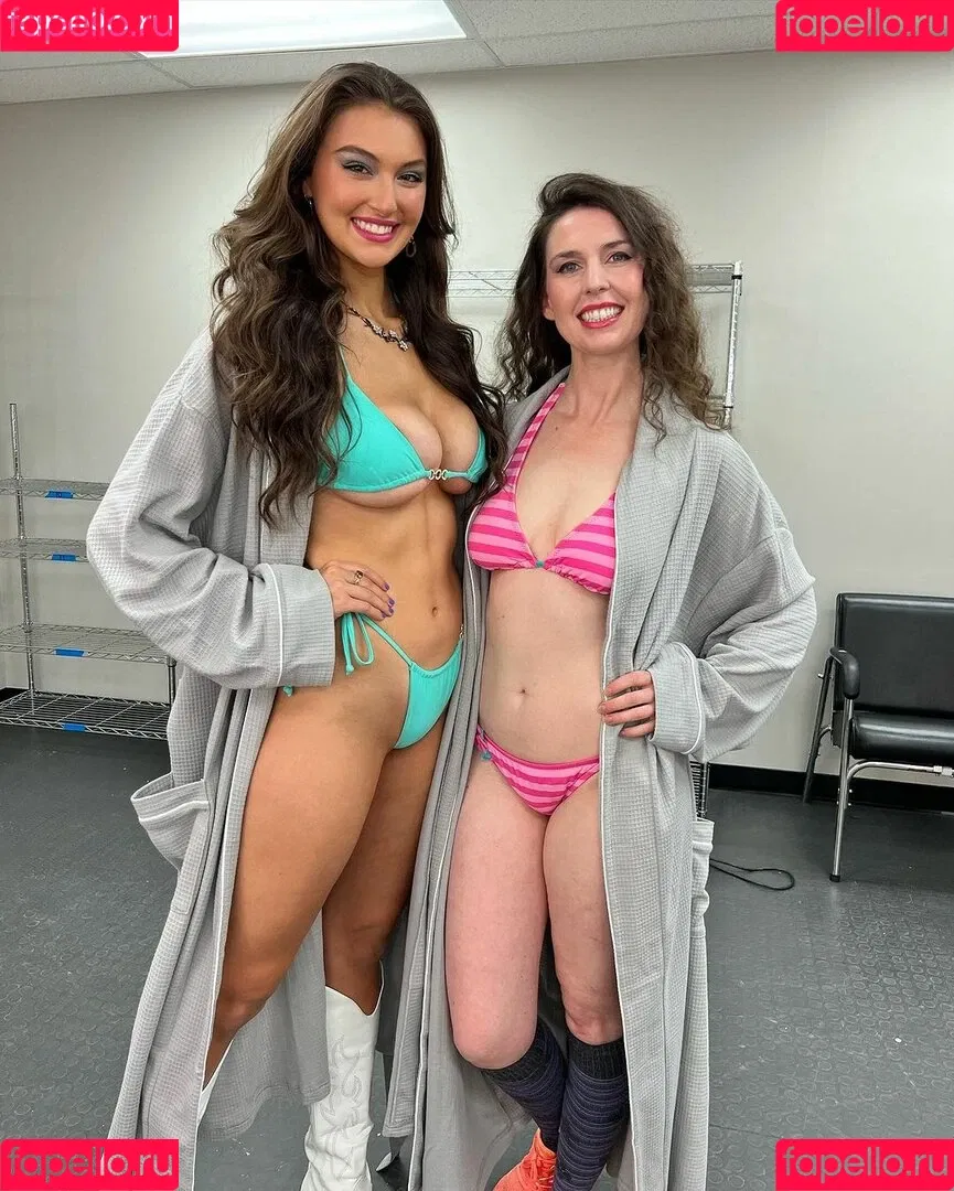 Beautyandbrainswithatwist / Rachel Michelle / rachellemichelle Onlyfans Photo Gallery 