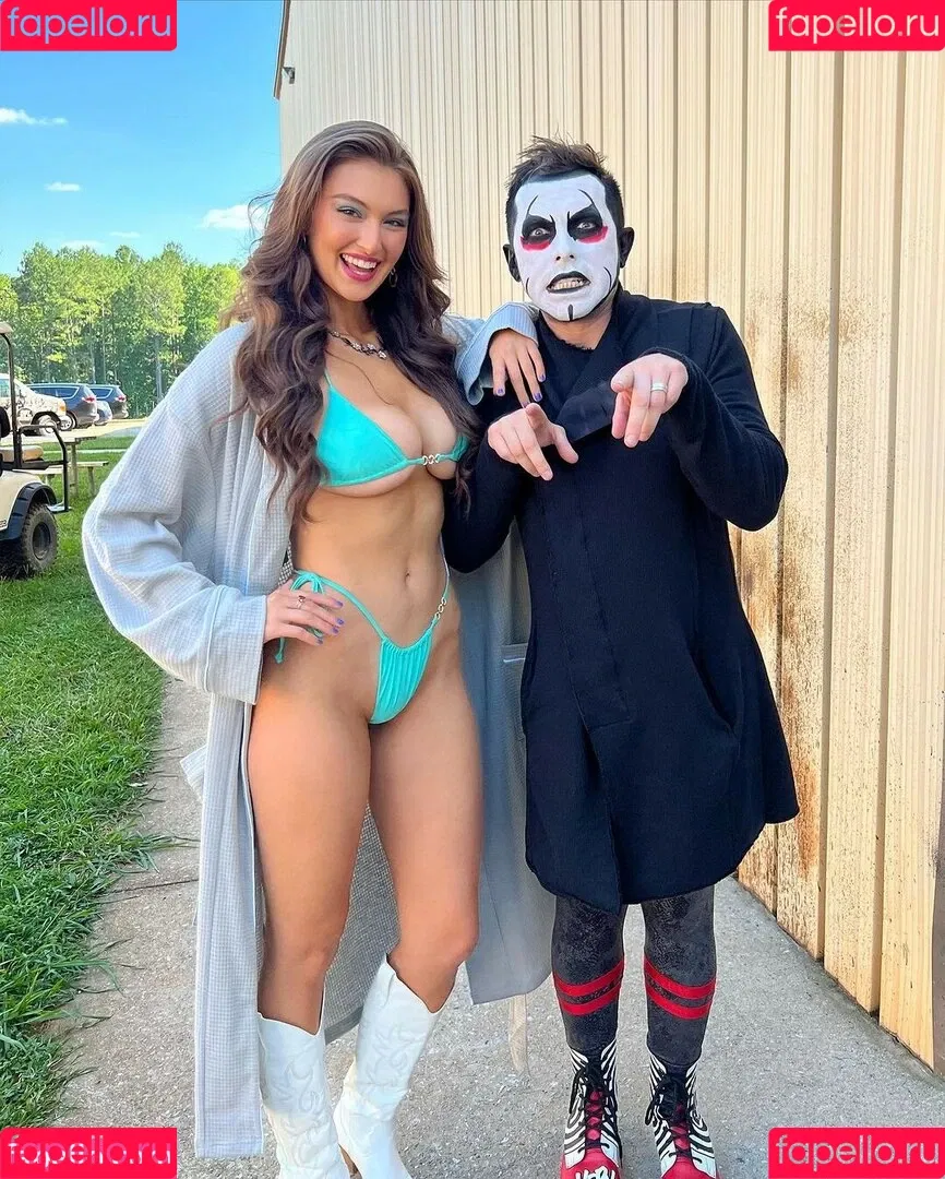 Beautyandbrainswithatwist / Rachel Michelle / rachellemichelle Onlyfans Photo Gallery 