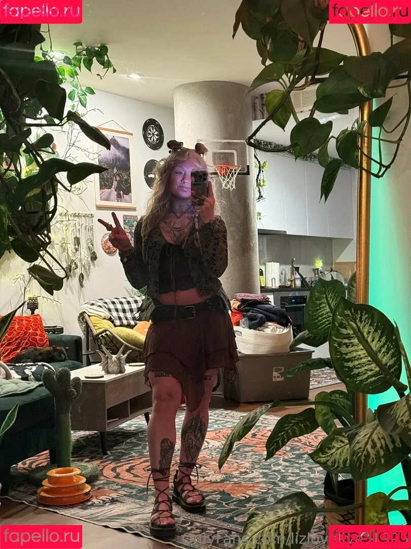 lizlovelive_ / lizlovelive_1995 Onlyfans Photo Gallery 