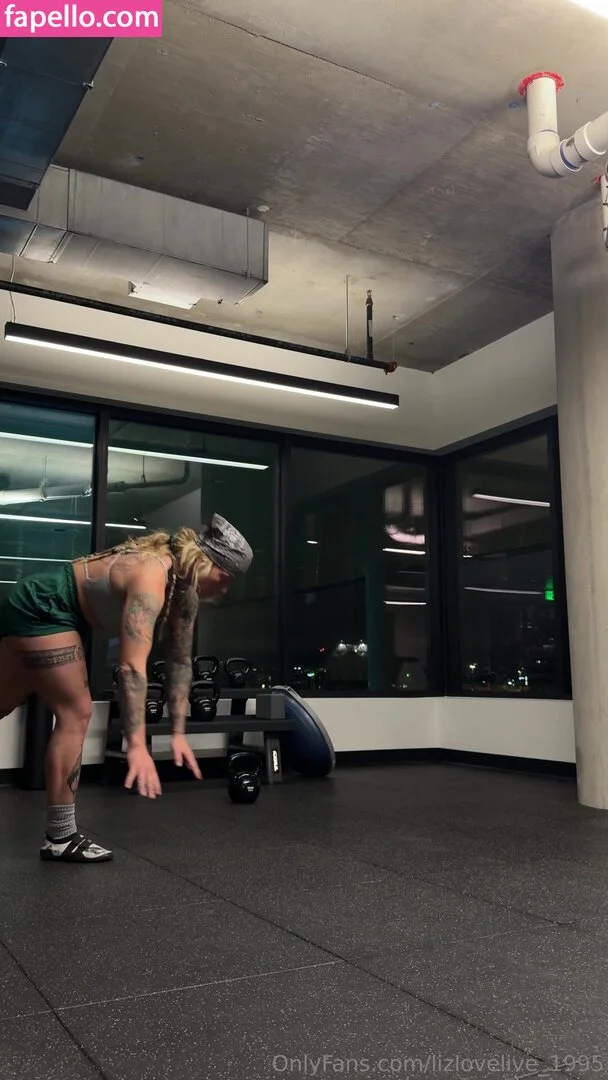 lizlovelive_ / lizlovelive_1995 Onlyfans Photo Gallery 