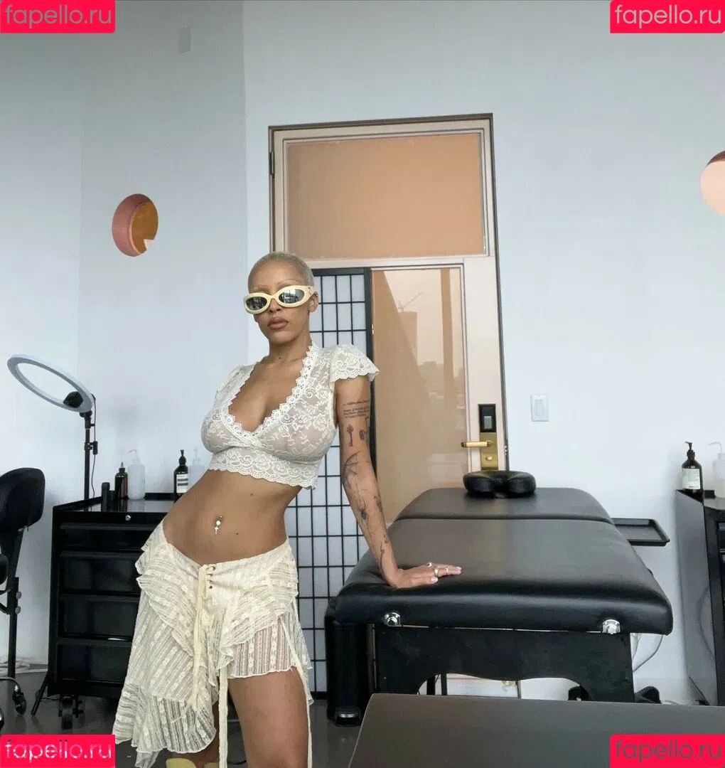 Doja Cat / DojaCat Onlyfans Photo Gallery 