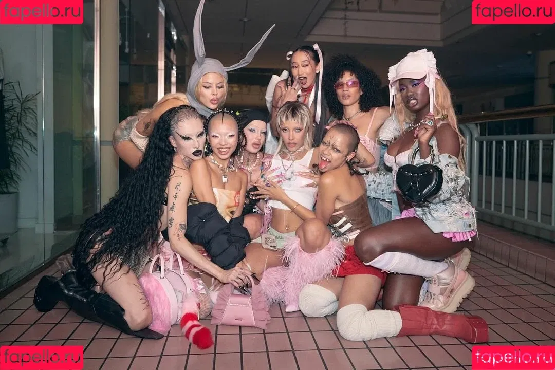 Doja Cat / DojaCat Onlyfans Photo Gallery 