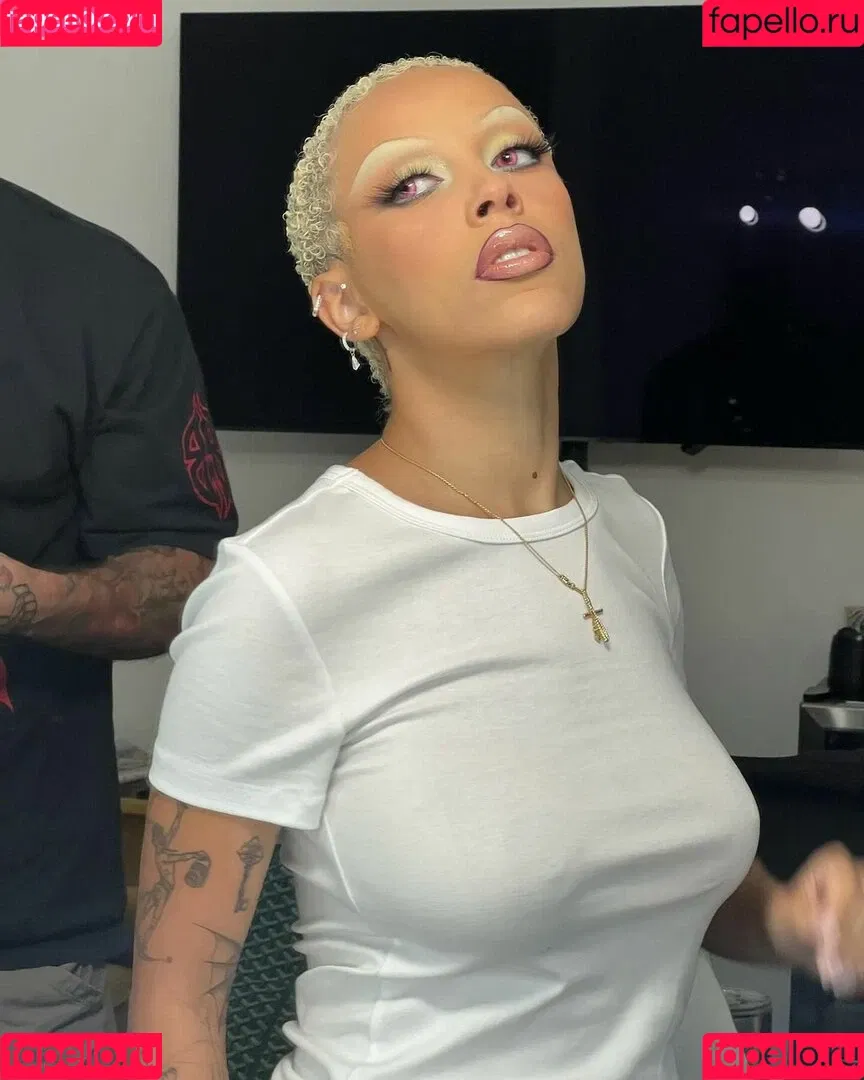 Doja Cat / DojaCat Onlyfans Photo Gallery 